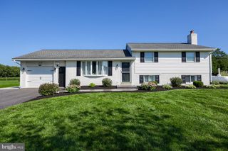 1239 DONEGAL SPRINGS, Mount Joy, PA 17552