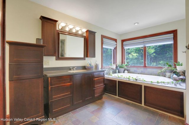 374 Linderman Avenue, Kingston, NY 12401