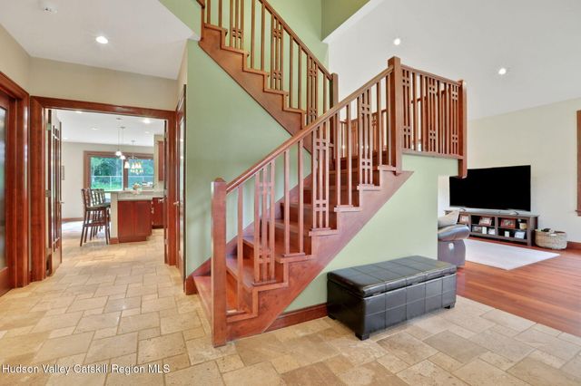 374 Linderman Avenue, Kingston, NY 12401