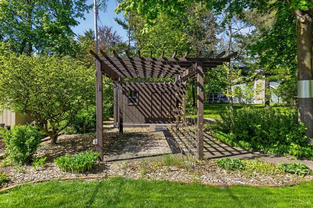 5507 Whitehall Street, Midland, MI 48642
