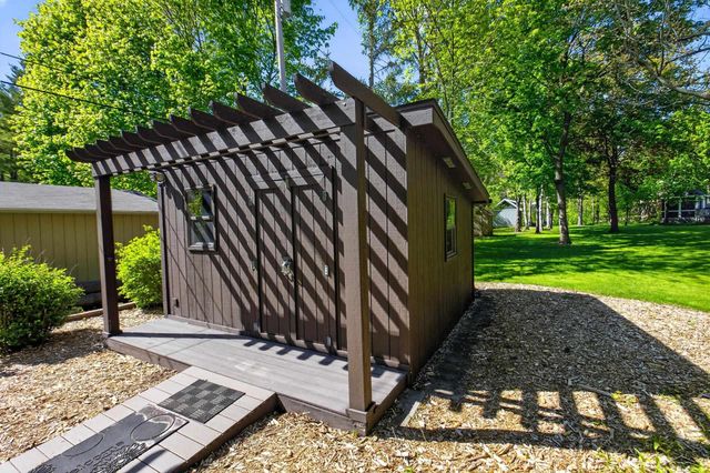 5507 Whitehall Street, Midland, MI 48642