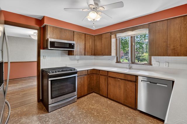 5507 Whitehall Street, Midland, MI 48642