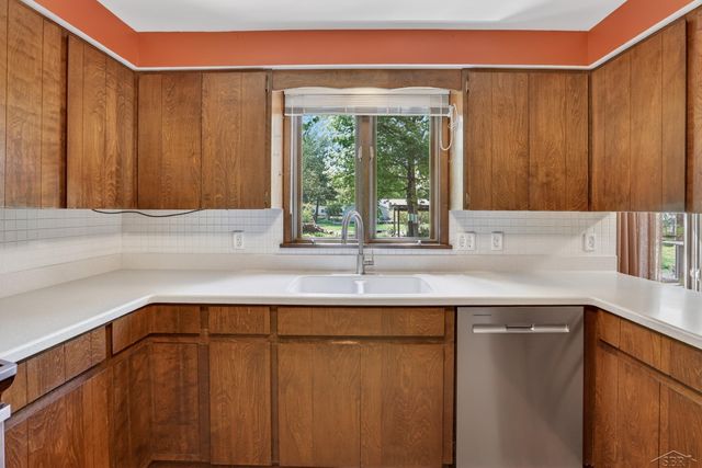 5507 Whitehall Street, Midland, MI 48642