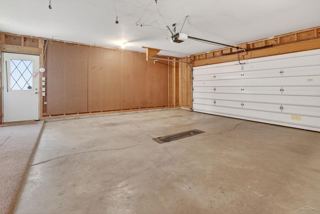5507 Whitehall Street, Midland, MI 48642