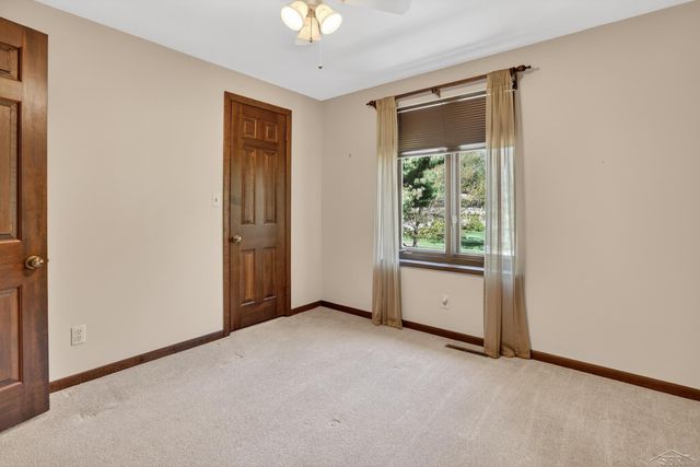 5507 Whitehall Street, Midland, MI 48642