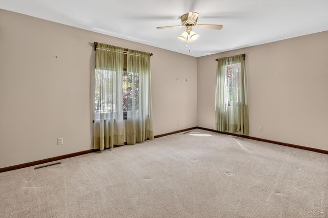 5507 Whitehall Street, Midland, MI 48642