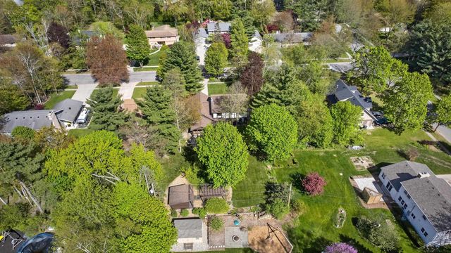 5507 Whitehall Street, Midland, MI 48642