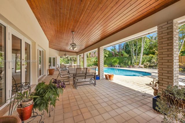 8840 SW 102nd Ter, Miami, FL 33176