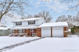 8110 Greenridge Drive, Jenison, MI 49428