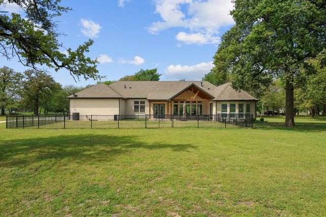 5999 Ranch Estates Road, Krugerville, TX 76227