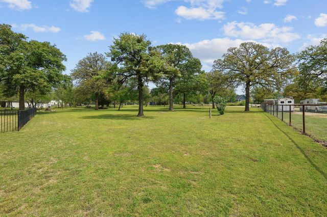 5999 Ranch Estates Road, Krugerville, TX 76227