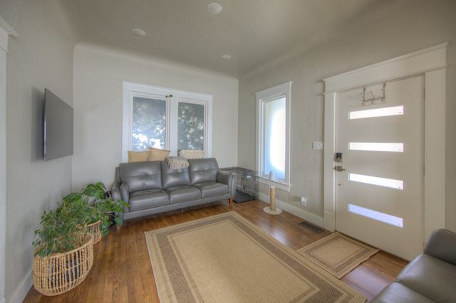 1105 Broadway Boulevard SE, Albuquerque, NM 87102