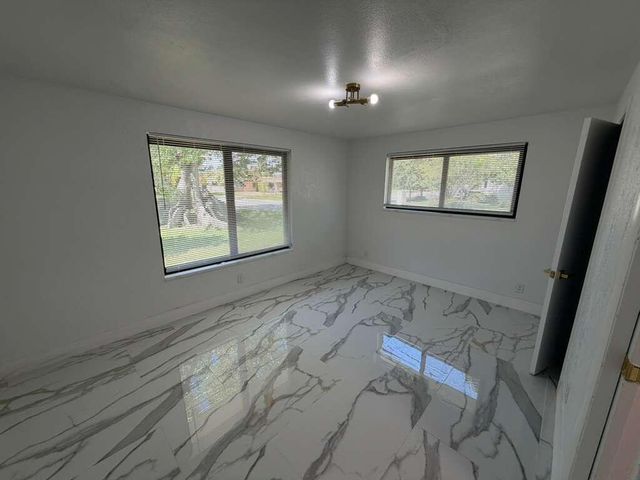 160 SE 15th Avenue, Pompano Beach, FL 33060