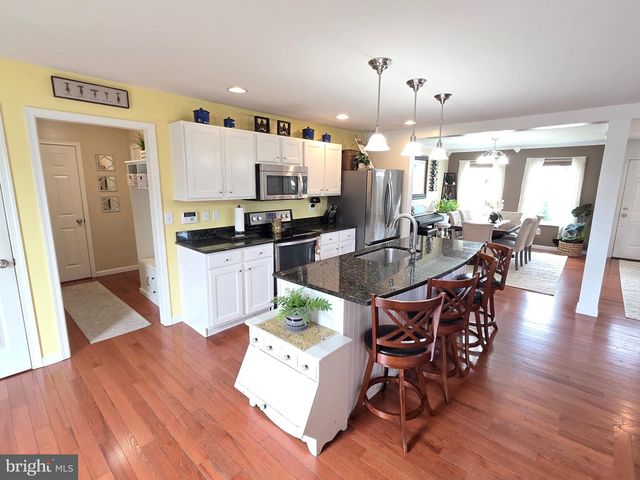 304 BRADDOCK DR, Etters, PA 17319