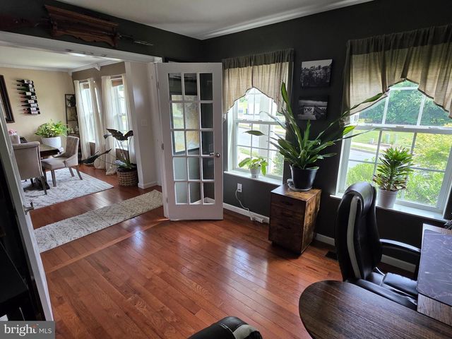 304 BRADDOCK DR, Etters, PA 17319