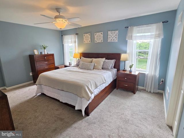 304 BRADDOCK DR, Etters, PA 17319