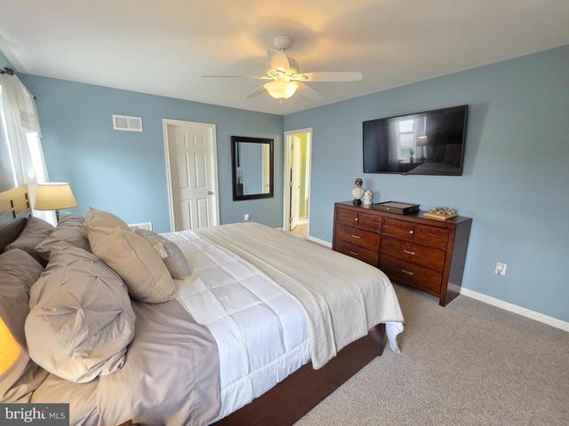 304 BRADDOCK DR, Etters, PA 17319