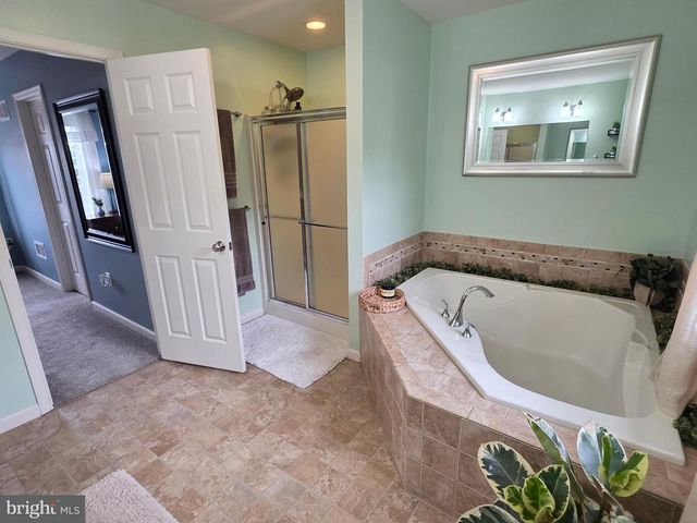 304 BRADDOCK DR, Etters, PA 17319
