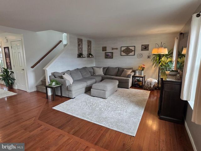 304 BRADDOCK DR, Etters, PA 17319