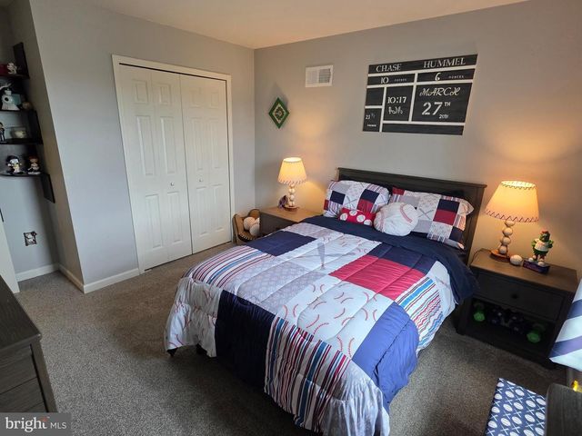 304 BRADDOCK DR, Etters, PA 17319