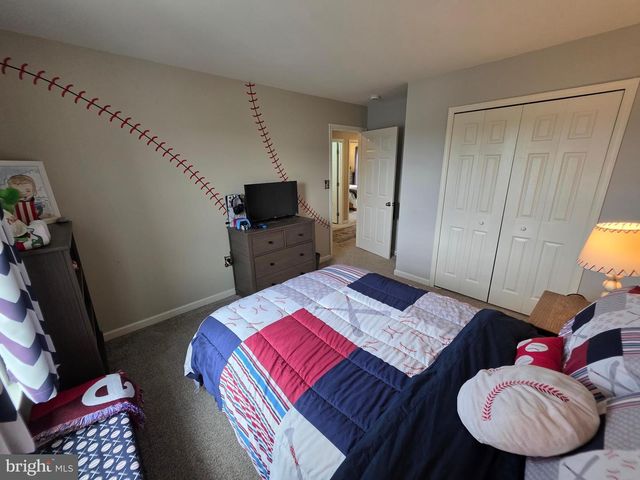 304 BRADDOCK DR, Etters, PA 17319