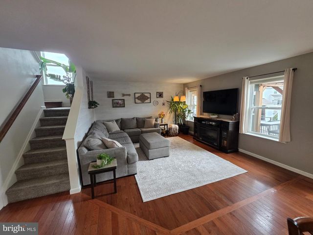 304 BRADDOCK DR, Etters, PA 17319