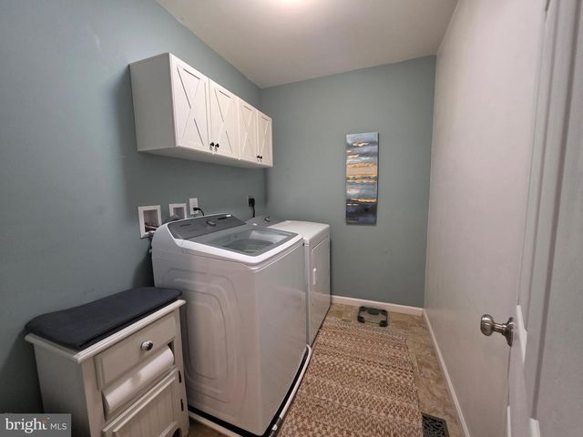 304 BRADDOCK DR, Etters, PA 17319