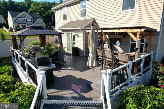 304 BRADDOCK DR, Etters, PA 17319