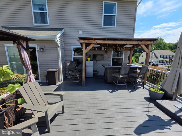 304 BRADDOCK DR, Etters, PA 17319