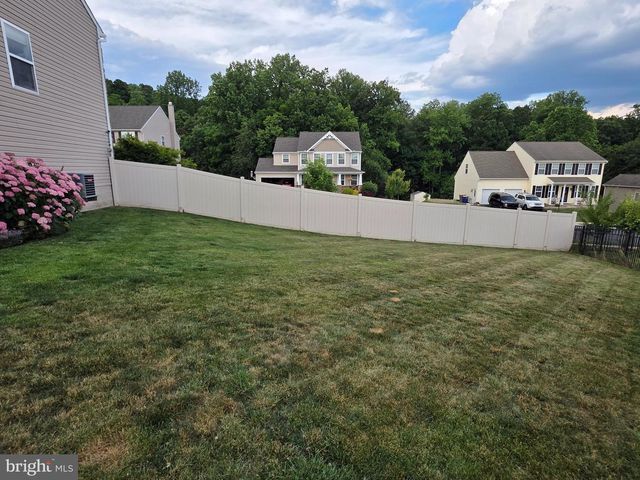 304 BRADDOCK DR, Etters, PA 17319