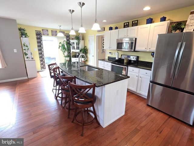 304 BRADDOCK DR, Etters, PA 17319