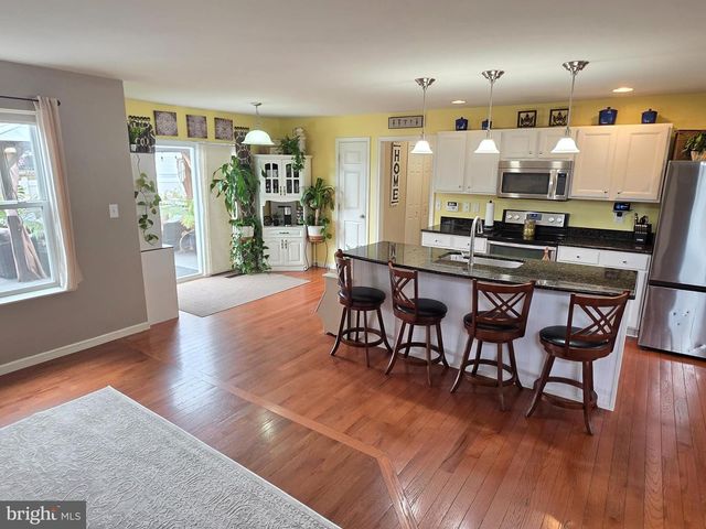 304 BRADDOCK DR, Etters, PA 17319