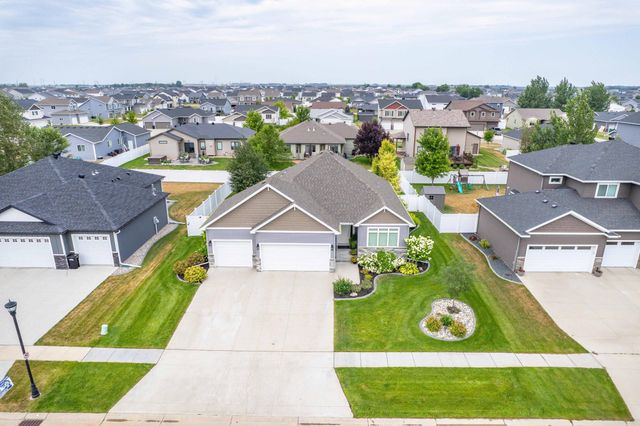 2626 6th Street W, West Fargo, ND 58078