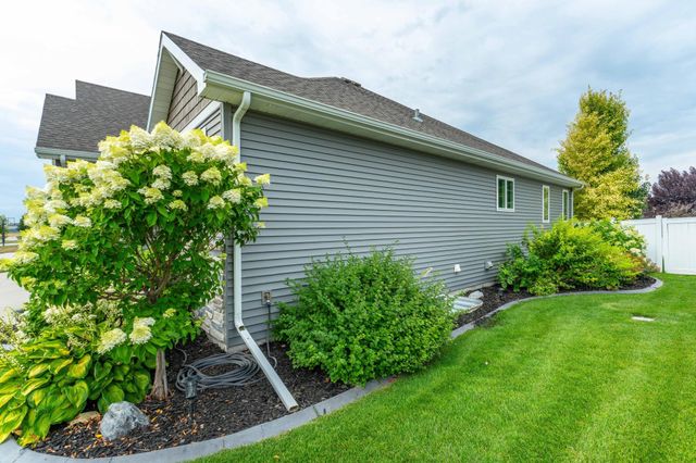 2626 6th Street W, West Fargo, ND 58078