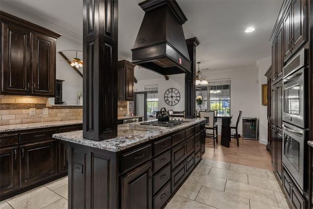 174 Arlington Way, Tontitown, AR 72762