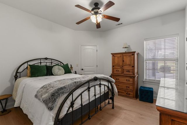 174 Arlington Way, Tontitown, AR 72762