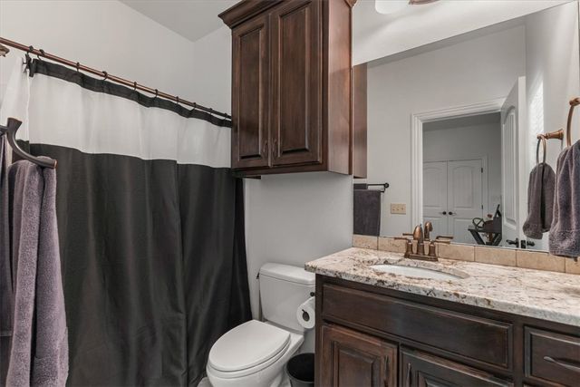 174 Arlington Way, Tontitown, AR 72762