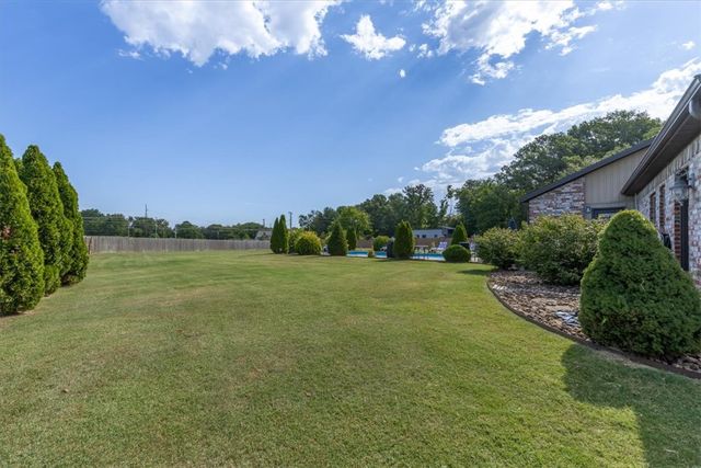 174 Arlington Way, Tontitown, AR 72762
