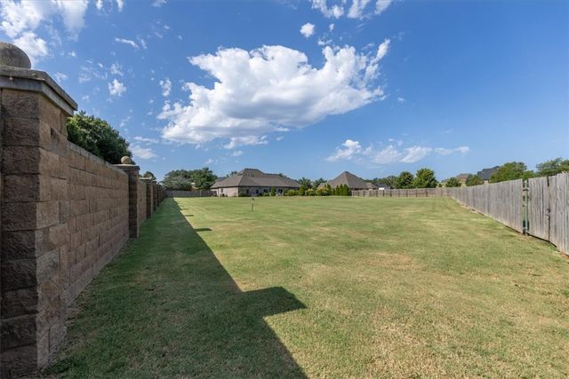 174 Arlington Way, Tontitown, AR 72762