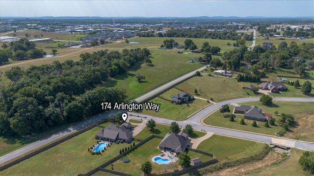 174 Arlington Way, Tontitown, AR 72762
