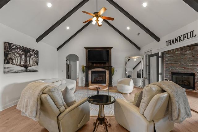 174 Arlington Way, Tontitown, AR 72762