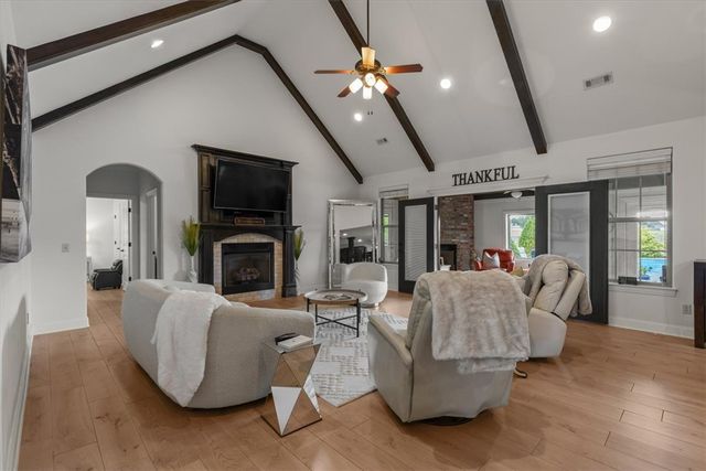 174 Arlington Way, Tontitown, AR 72762
