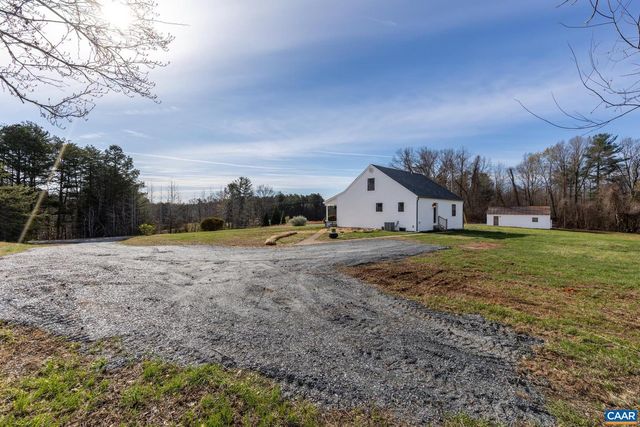 2733 CEDAR LANE RD, Kents Store, VA 23084