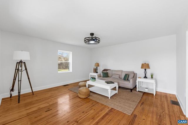 2733 CEDAR LANE RD, Kents Store, VA 23084