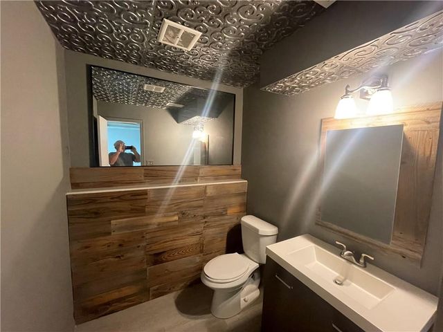 12506 Winchester Avenue, Grandview, MO 64030