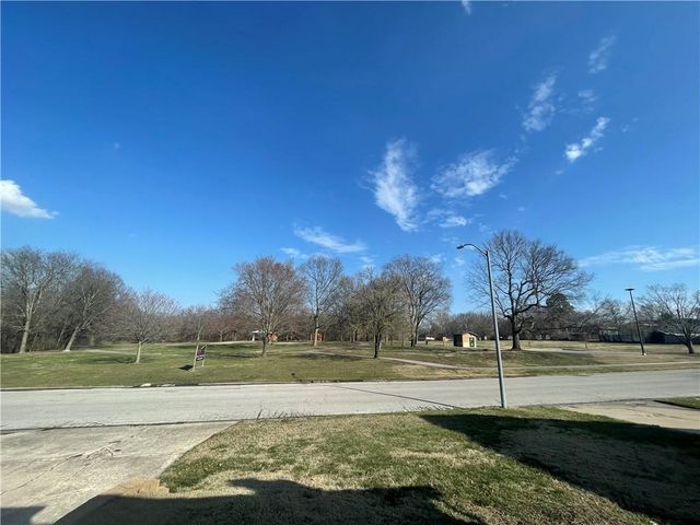 12506 Winchester Avenue, Grandview, MO 64030