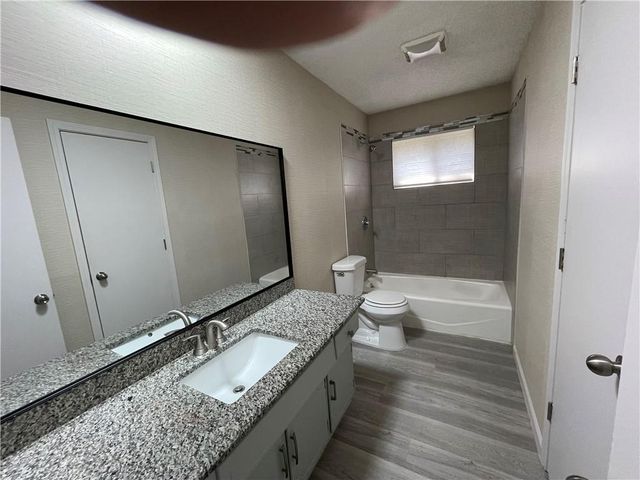 12506 Winchester Avenue, Grandview, MO 64030