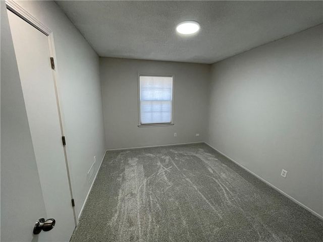 12506 Winchester Avenue, Grandview, MO 64030