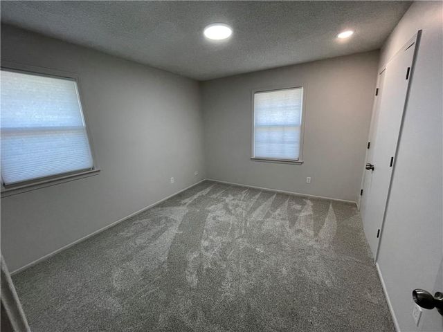 12506 Winchester Avenue, Grandview, MO 64030