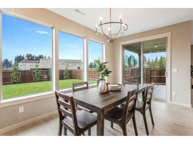 150 Se AIREDALE Ave, La Center, WA 98629